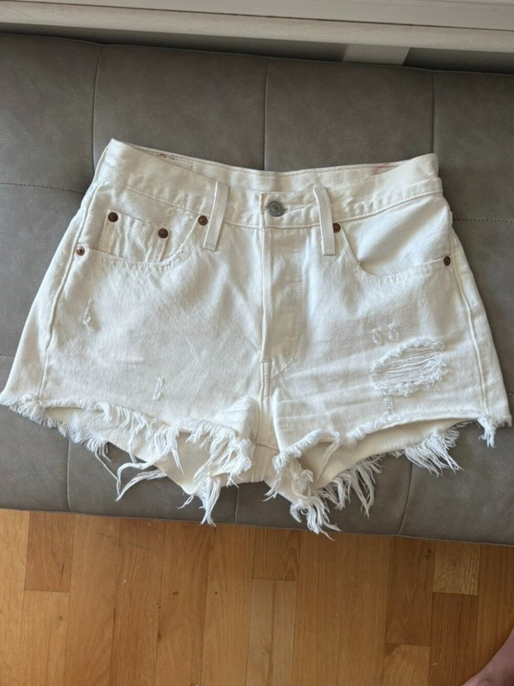 Levi's 501 Distressed Cutoff Denim Shorts Size 25 Ivory White